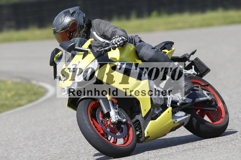 /Archiv-2025/09 22.04.2025 Cornu Master School ADR/gruen-vert/32